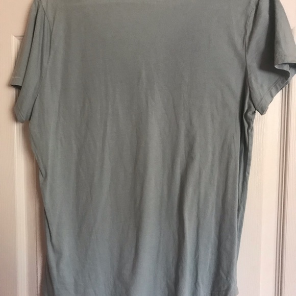Gap Tee! - Picture 3 of 3